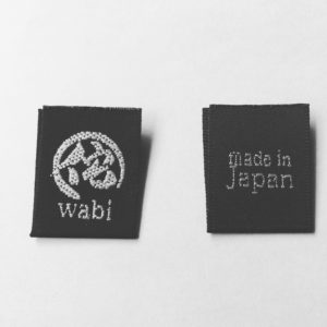 本格的なオリジナル刺繍タグ（織ネーム）制作例②